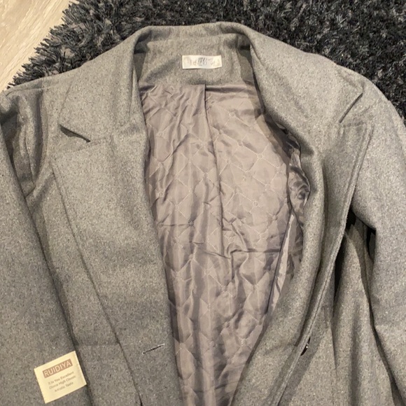 Coat - Picture 2 of 2